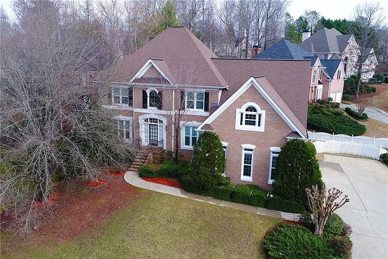 1st image of 555 Lake Medlock Dr
