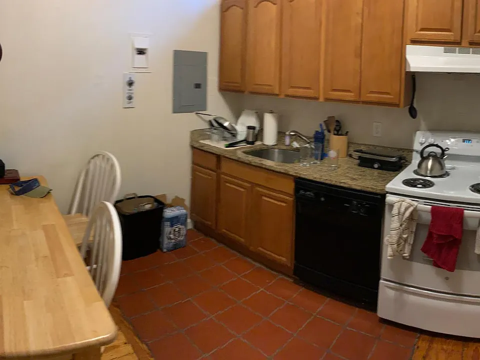 16 Symphony Rd #4
