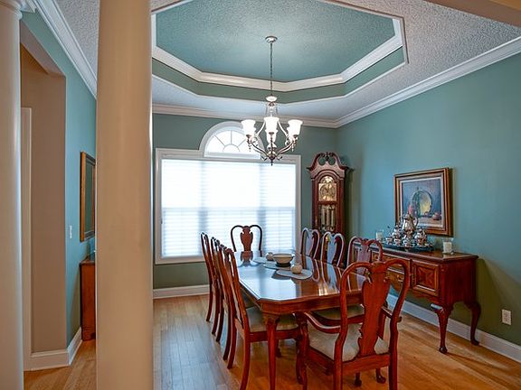 3rd image of 320 Cinder Hill Dr