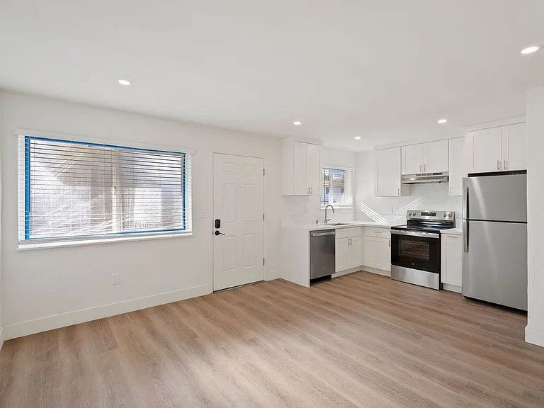 1622 Palm St - 2 Bedroom 2 Bath Fully Renovated: Move In Available Now | July 1st, 2026 Units Ava... — Photo 1
