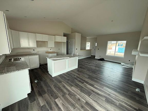 4th image of 5043 N Toben Dr