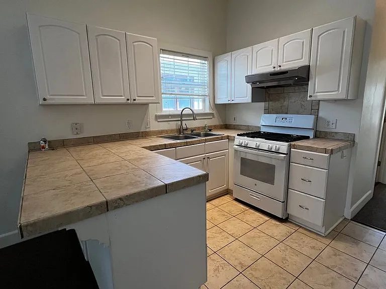 1430 Pine St — Photo 27