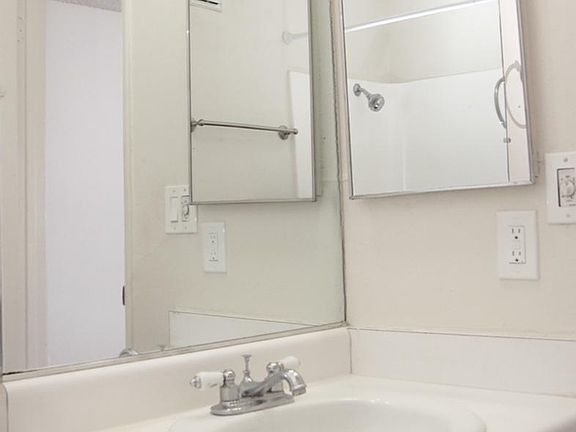 4th image of 11659 Chandler Blvd APT 22