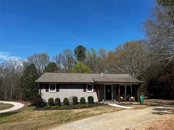 802 Dovetown Rd, Royston, GA 30662