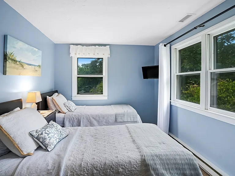 155 Skiff Ave — Photo 19