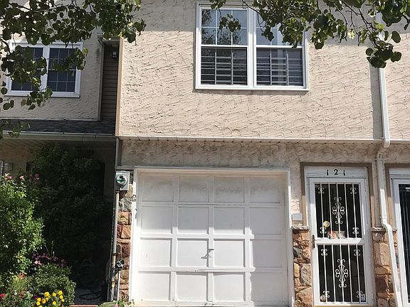 2nd image of 121 Skyline Dr
