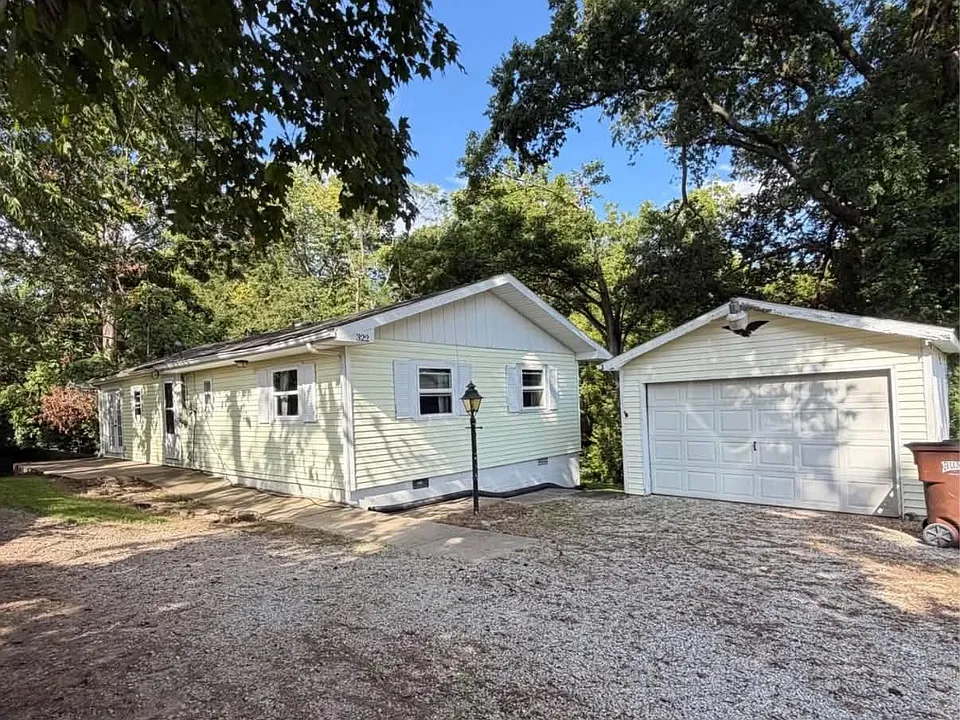322 Marine St
