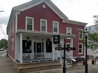186 Main St APT 3, Altamont, NY 12009