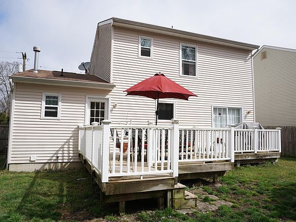 4th image of 211 Cedar Dr