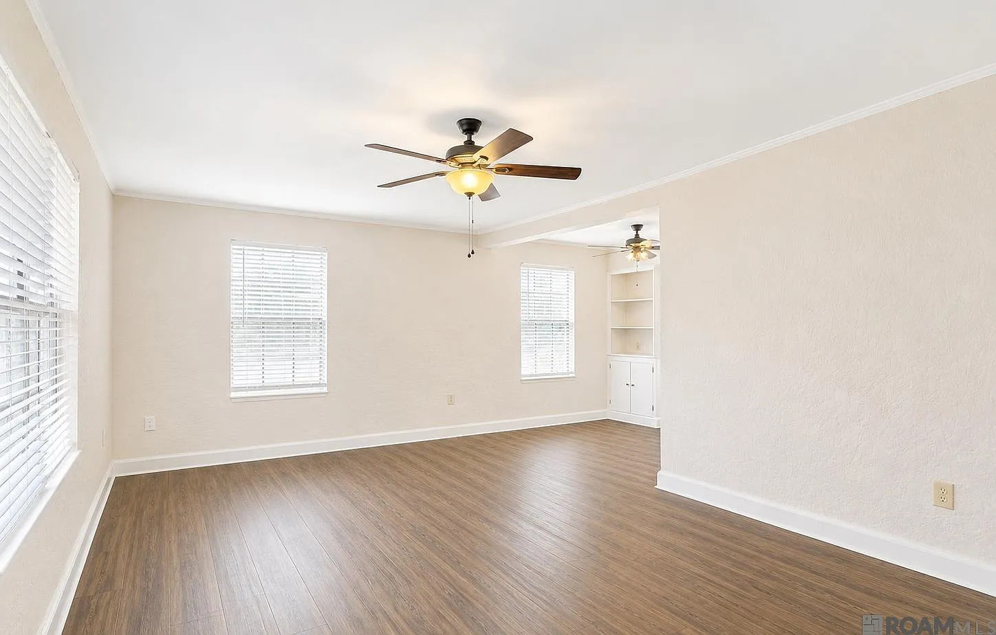 2 bed, 867 sqft, $1,300 — Photo 2