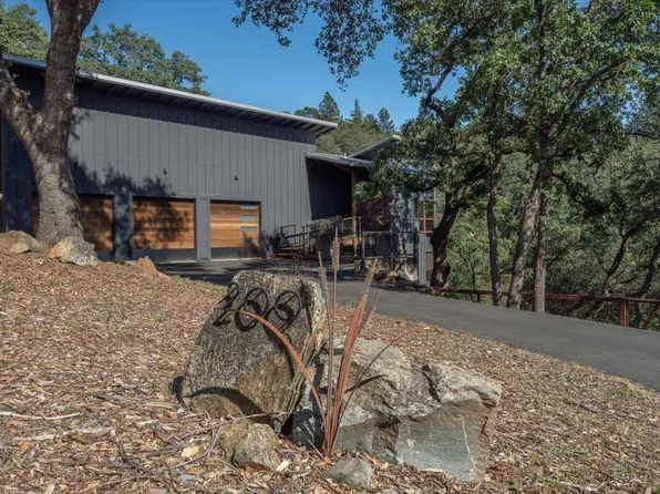 200 Hidden Creek Dr, Auburn, CA 95603
