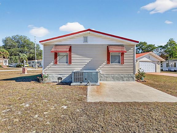 4th image of 16571 SE 102nd Court Rd