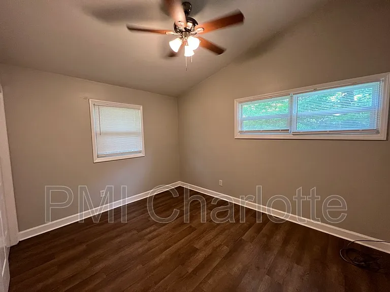 1100 Vickery Dr — Photo 12
