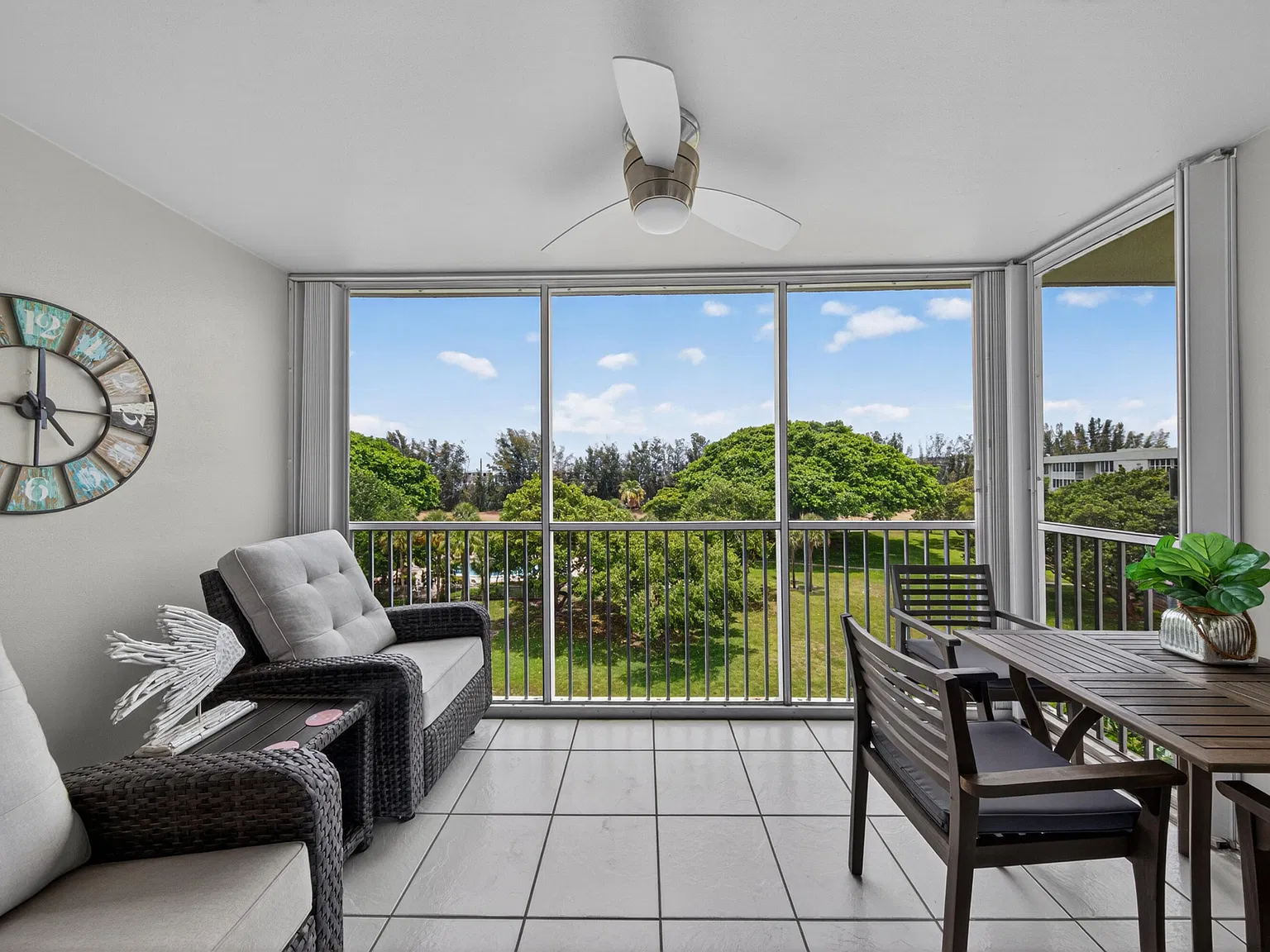 2 bed, 2.0 bath, 1100 sqft, $3,000 — Photo 2