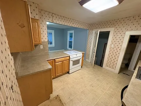 2061 N College St — Photo 13