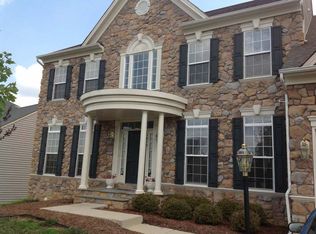 1015 E Kensington Cir, Fredericksburg, VA 22401