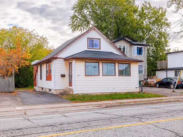 81 Pelham Rd, Saint Catharines, ON L2S 1S3