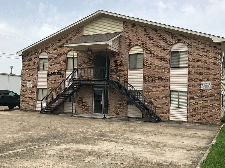 801 General Mouton Ave — Photo 1