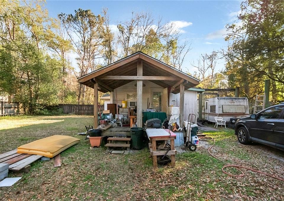 1st image of 2717 Riverside Dr