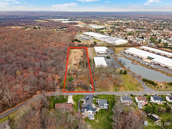 3rd image of 36 Haypress Rd