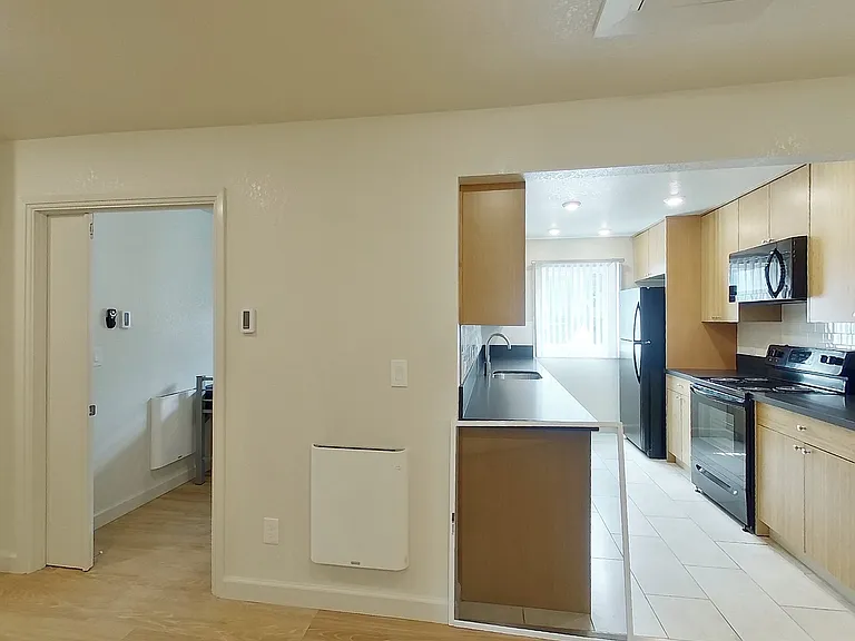 2437 Piedmont Ave — Photo 36