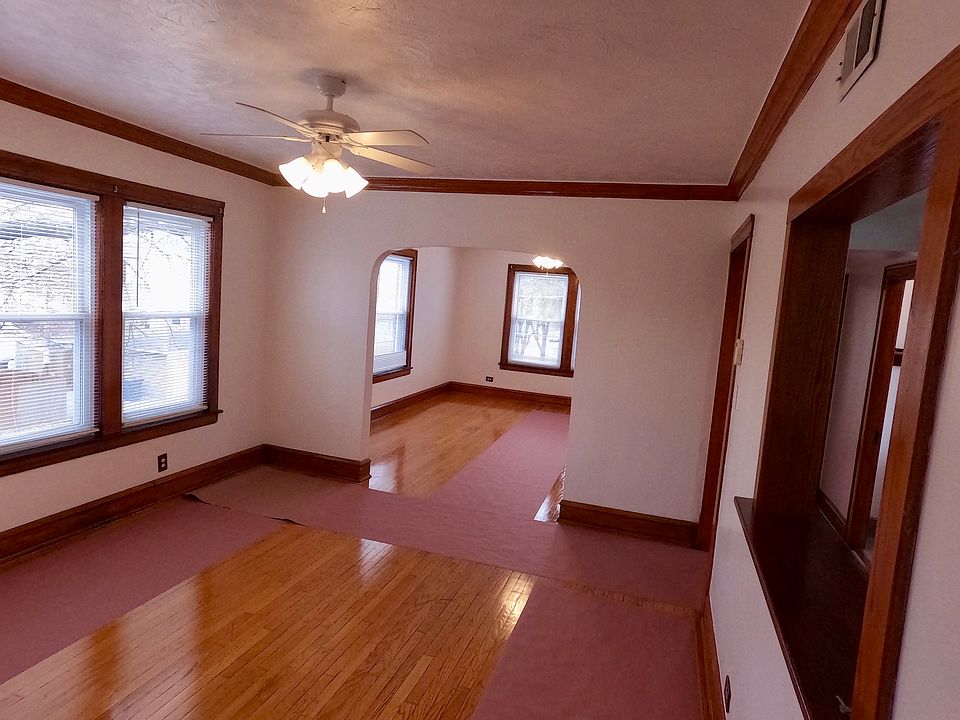 1st image of 3041 N Leclaire Ave #2