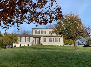 12 Robin Ln, Wappingers Falls, NY 12590