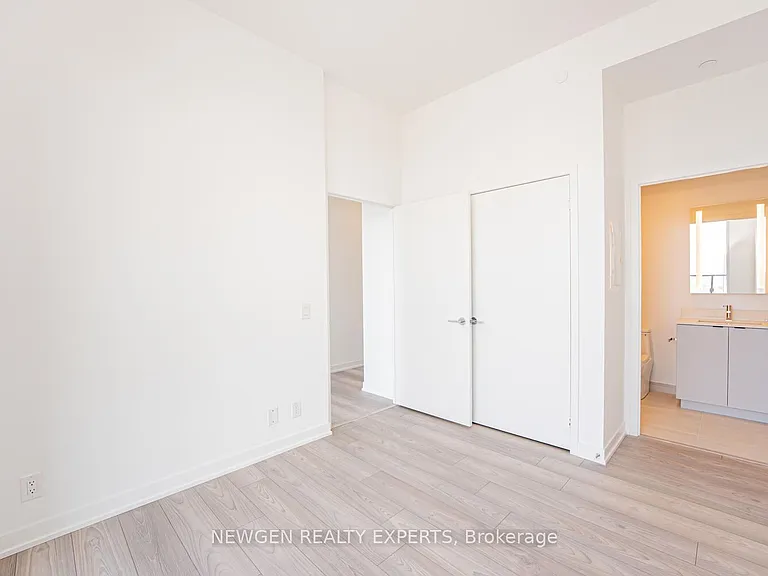 285 Dufferin St #1203 — Photo 20