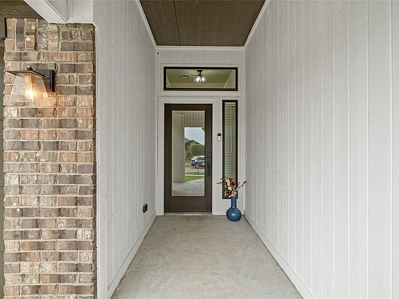 4th image of 408 Vista Dr