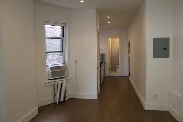 Rented by Vertical Real Estate LLC | media 5