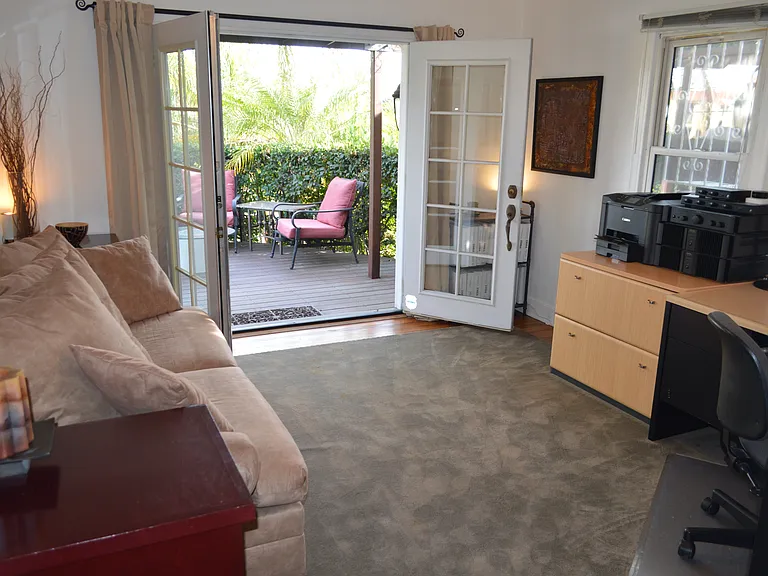 1203 S Rimpau Blvd — Photo 86
