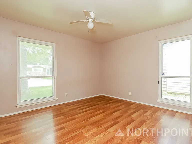 1060 Richmond Dr — Photo 12