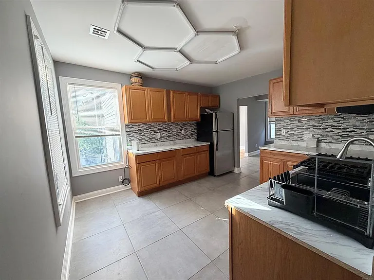 46 Frank St #2 — Photo 5