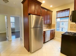 30-06 46th St #3B, Astoria, NY 11103