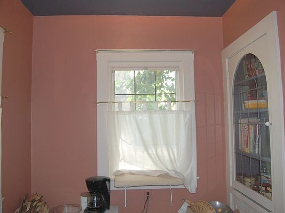 kitchen breakfast nook