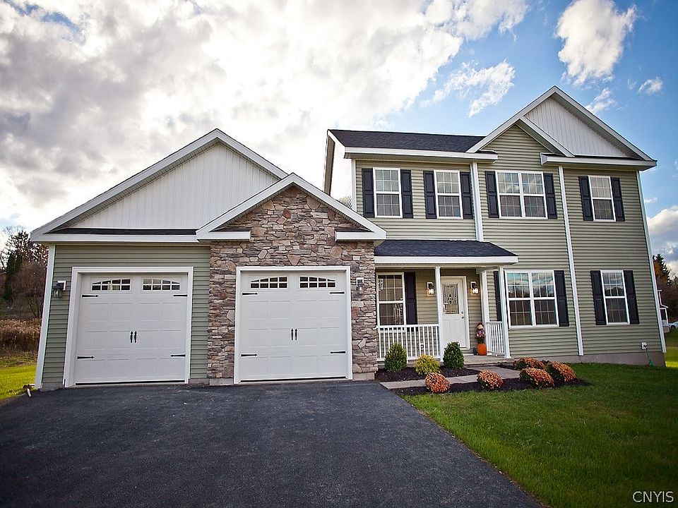 1st image of 4 Gregg Lane Dr