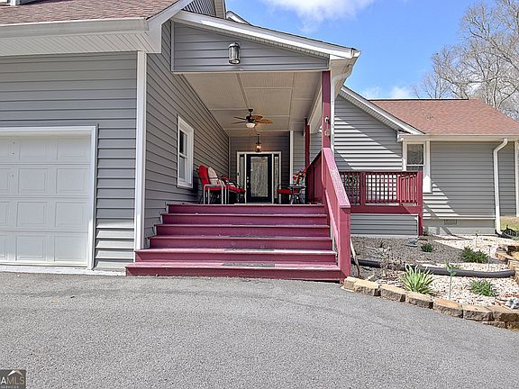 3rd image of 967 Tope Rd