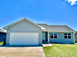 1305 E 16th St, Kearney, NE 68847