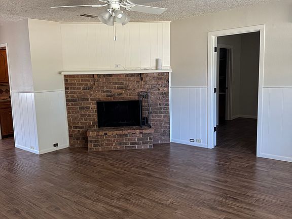 4th image of 121 Club View Dr