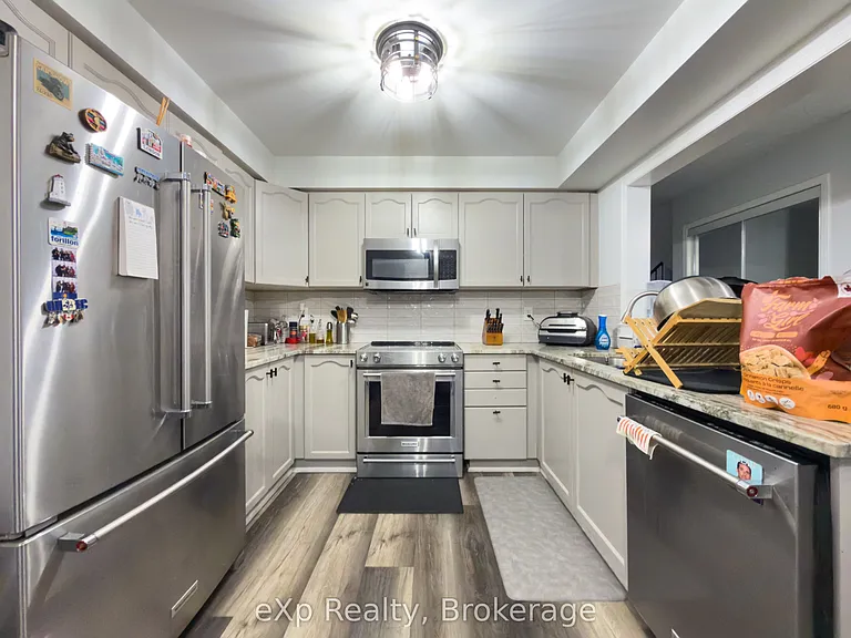 12 Griffiths Ave — Photo 3