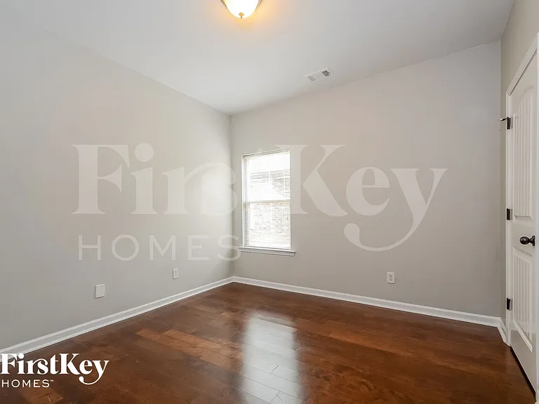 8253 Owen Park Dr — Photo 11