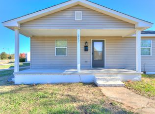 217 W Kittyhawk Dr, Midwest City, OK 73110