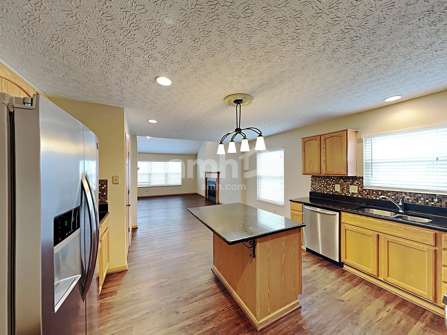 4 bed, 2.5 bath, 2950 sqft, $2,930 — Photo 4