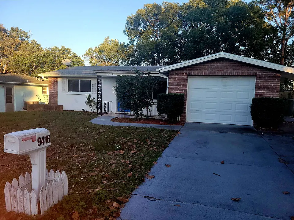 9416 Rainbow Ln