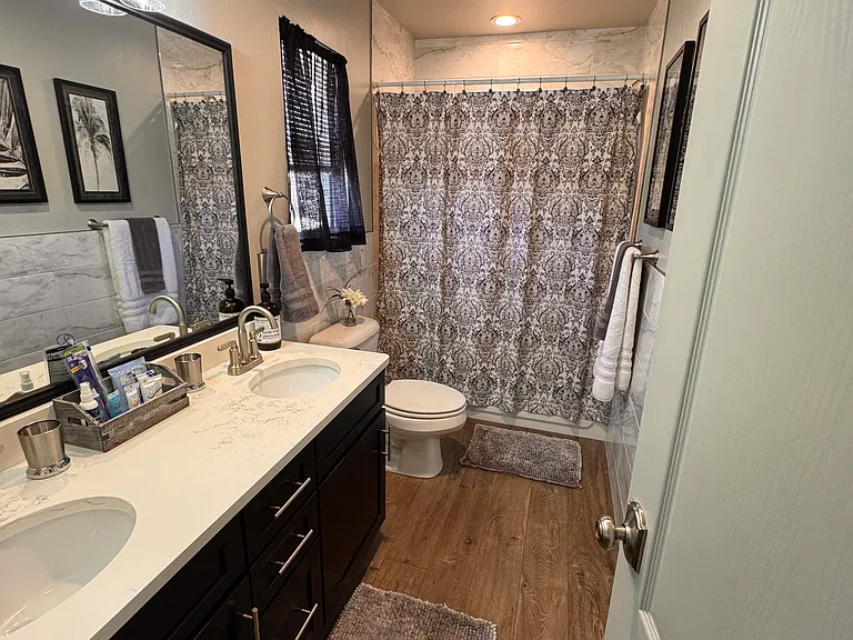 1207 W Gore Blvd #15 — Photo 9