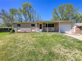 1 Sherry Ct, Florissant, MO 63031