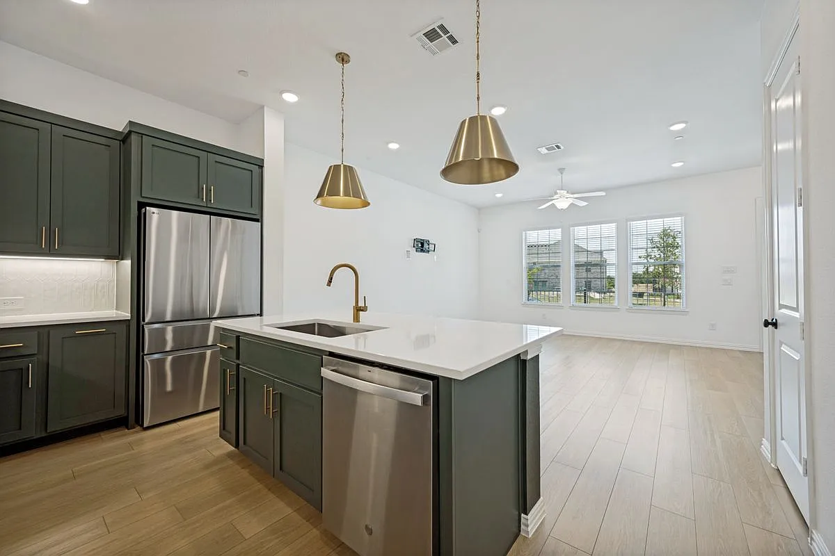 3 bed, 2.5 bath, 1712 sqft, $2,900 — Photo 4