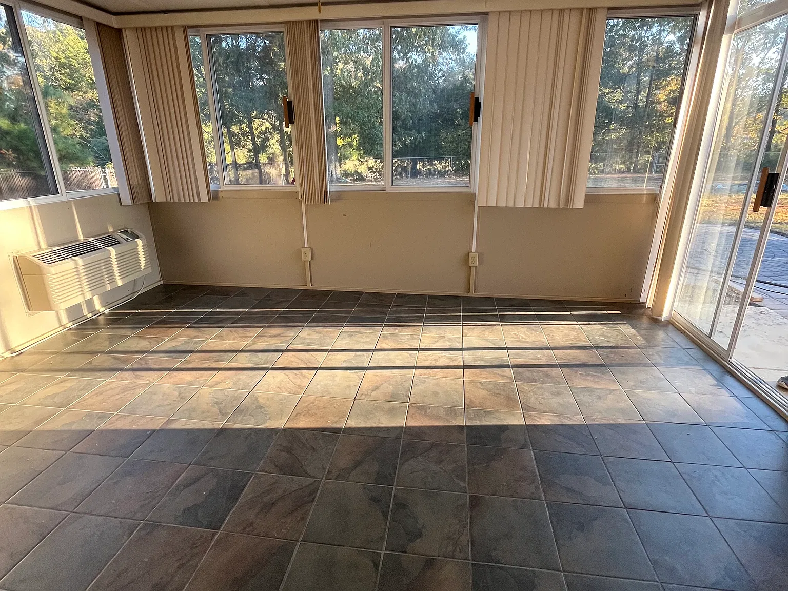 4 bed, 1905 sqft, $2,450 — Photo 3