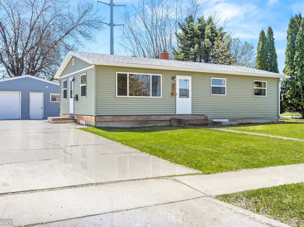 401 3rd Ave E, West Fargo, ND 58078