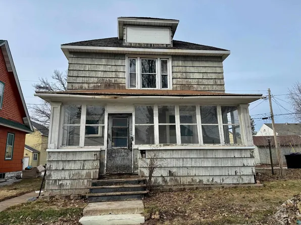 505 8 1/2 St S, Virginia, MN 55792